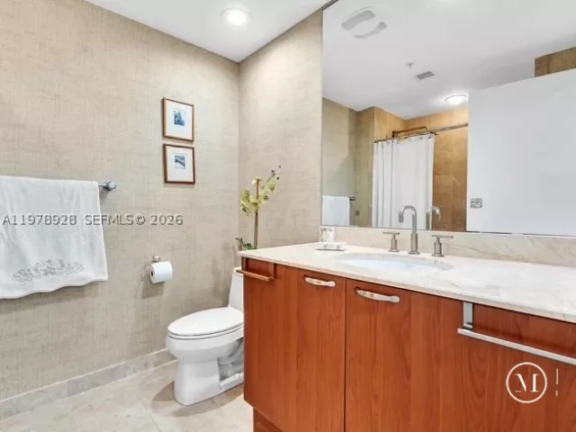 3-bedroom condo for rent in Hollywood - 3535 S OCEAN DR 905 - MondialRealty