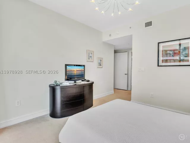 3-bedroom condo for rent in Hollywood - 3535 S OCEAN DR 905 - MondialRealty