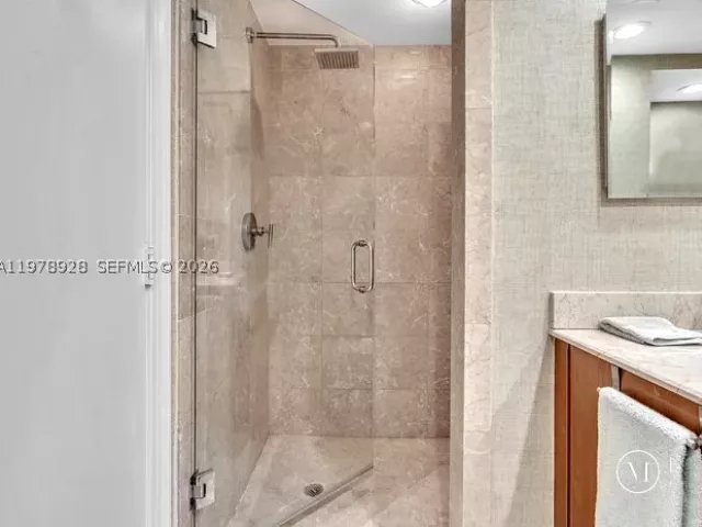 3-bedroom condo for rent in Hollywood - 3535 S OCEAN DR 905 - MondialRealty