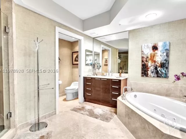 3-bedroom condo for rent in Hollywood - 3535 S OCEAN DR 905 - MondialRealty
