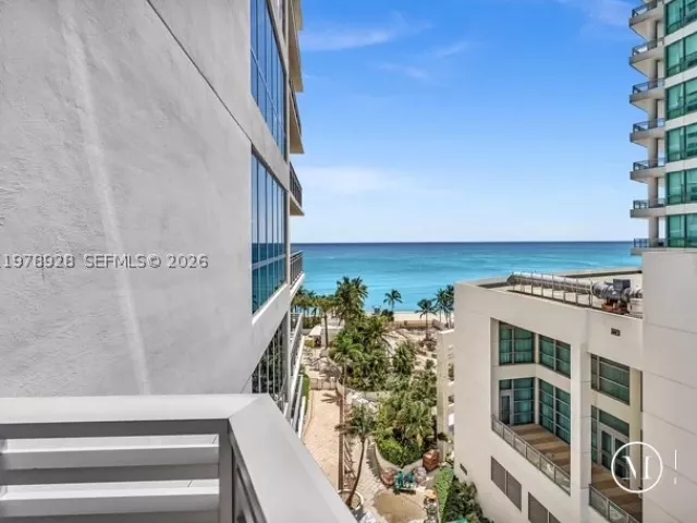3-bedroom condo for rent in Hollywood - 3535 S OCEAN DR 905 - MondialRealty