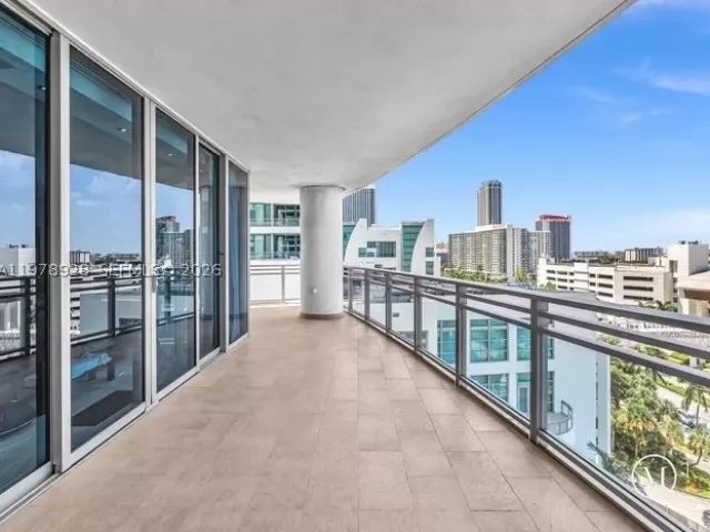3-bedroom condo for rent in Hollywood - 3535 S OCEAN DR 905 - MondialRealty