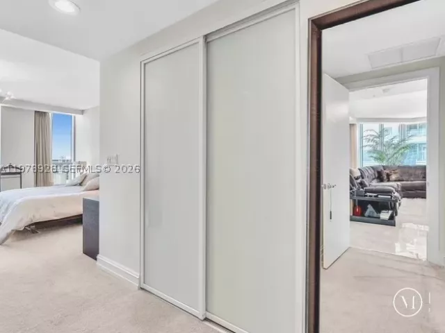 3-bedroom condo for rent in Hollywood - 3535 S OCEAN DR 905 - MondialRealty