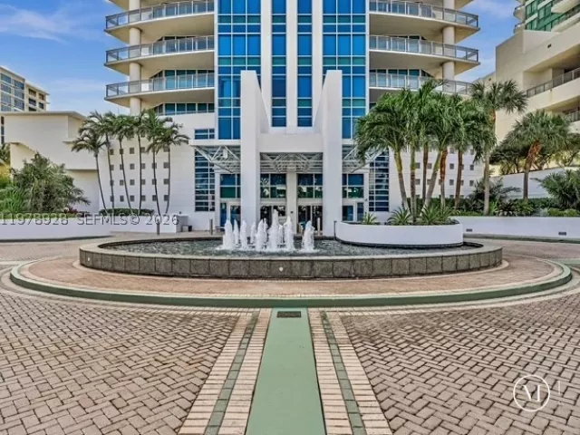 3-bedroom condo for rent in Hollywood - 3535 S OCEAN DR 905 - MondialRealty