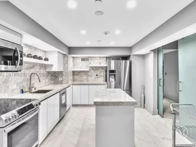 3-bedroom condo for rent in Hollywood - 3535 S OCEAN DR 905 - MondialRealty
