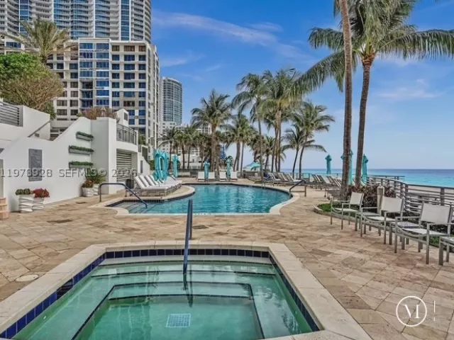 3-bedroom condo for rent in Hollywood - 3535 S OCEAN DR 905 - MondialRealty
