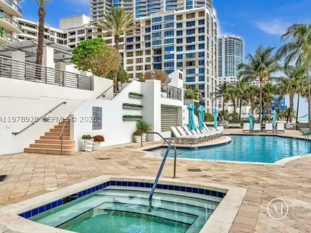 3-bedroom condo for rent in Hollywood - 3535 S OCEAN DR 905 - MondialRealty