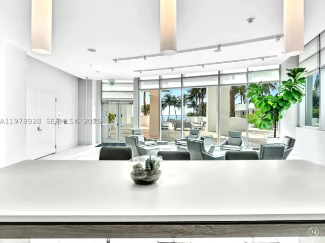 3-bedroom condo for rent in Hollywood - 3535 S OCEAN DR 905 - MondialRealty