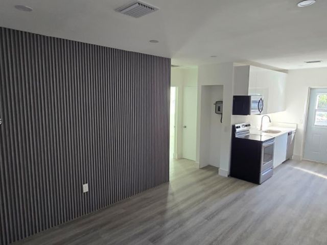 3-bedroom home for rent in Hollywood - 1812 Scott St 1812 - MondialRealty