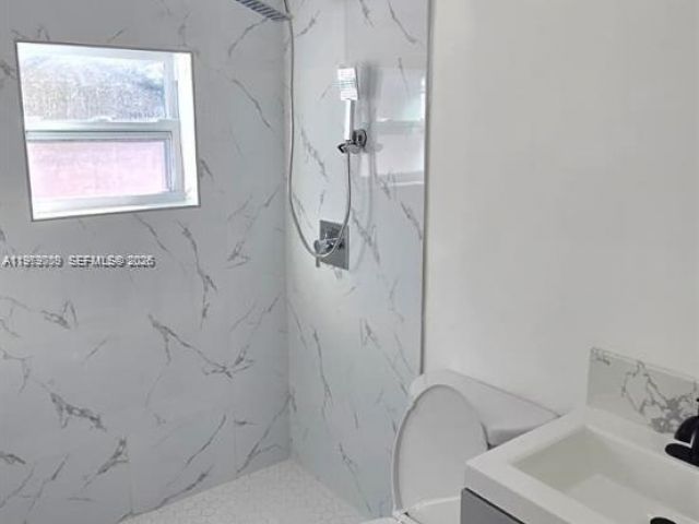 3-bedroom home for rent in Hollywood - 1812 Scott St 1812 - MondialRealty