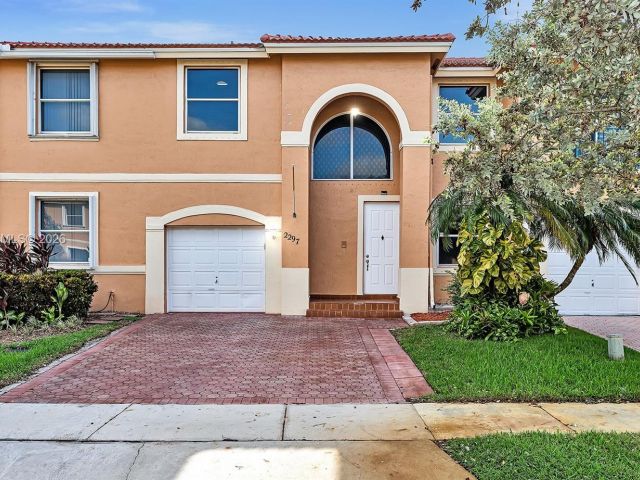 3-bedroom home for rent in Pembroke Pines - 2297 NW 160th Ter 2297 - MondialRealty
