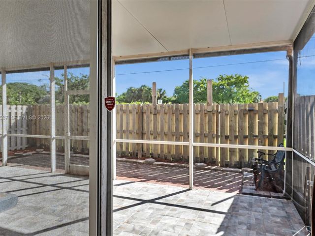 3-bedroom home for rent in Pembroke Pines - 2297 NW 160th Ter 2297 - MondialRealty