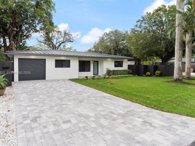 Home for rent at 1341 SW 10th St 0 - photo 7483078