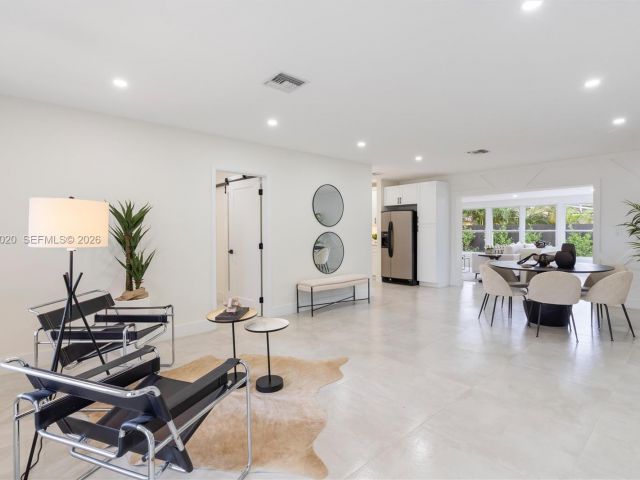 Home for rent at 1341 SW 10th St 0 - photo 7483079