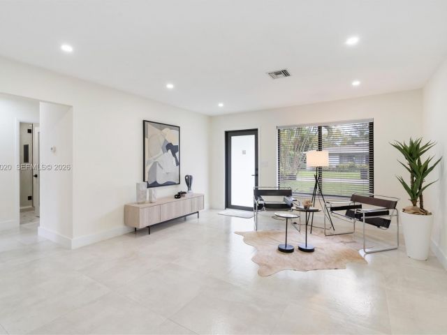 Home for rent at 1341 SW 10th St 0 - photo 7483080