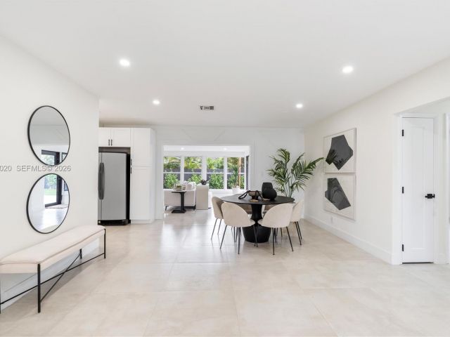 Home for rent at 1341 SW 10th St 0 - photo 7483081