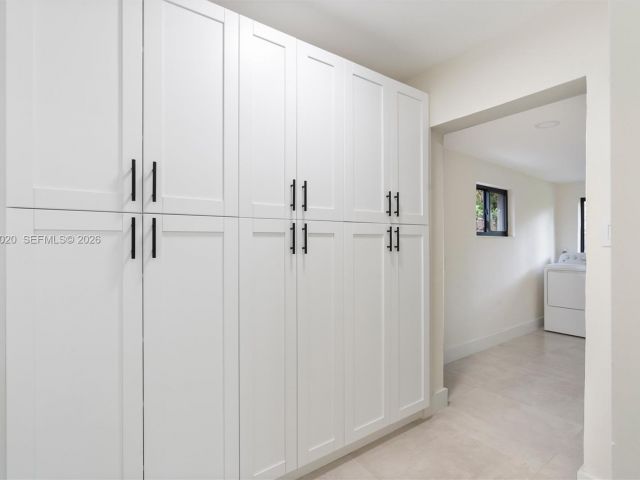 Home for rent at 1341 SW 10th St 0 - photo 7483085