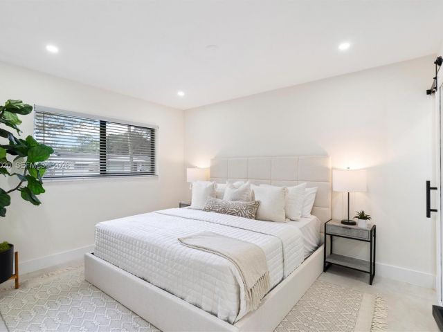 Home for rent at 1341 SW 10th St 0 - photo 7483091