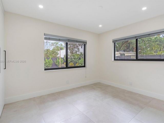 Home for rent at 1341 SW 10th St 0 - photo 7483096