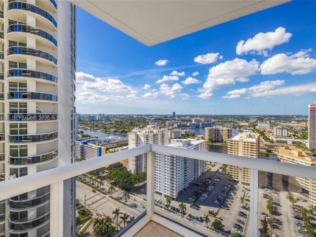 Apartment for rent  Unit #2806 - photo 7499591