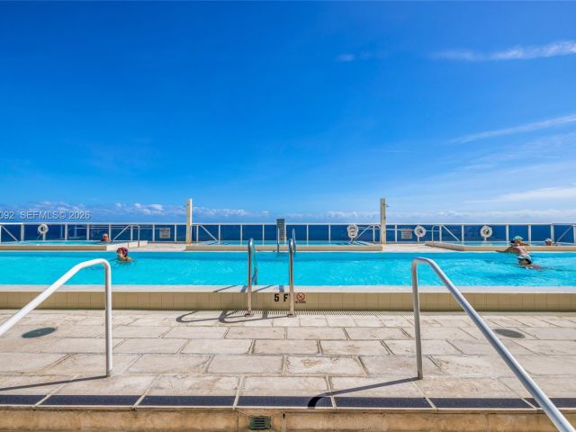 Apartment for rent  Unit #2806 - photo 7499598