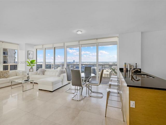 Apartment for rent  Unit #2806 - photo 7499603