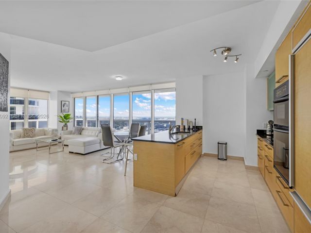 Apartment for rent  Unit #2806 - photo 7499604