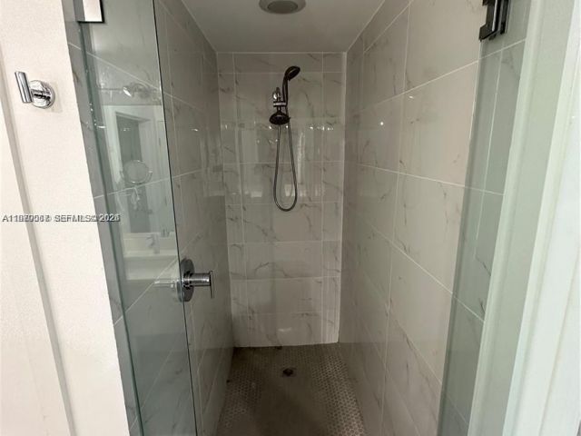 Apartment for rent  Unit #2716 - photo 7505268