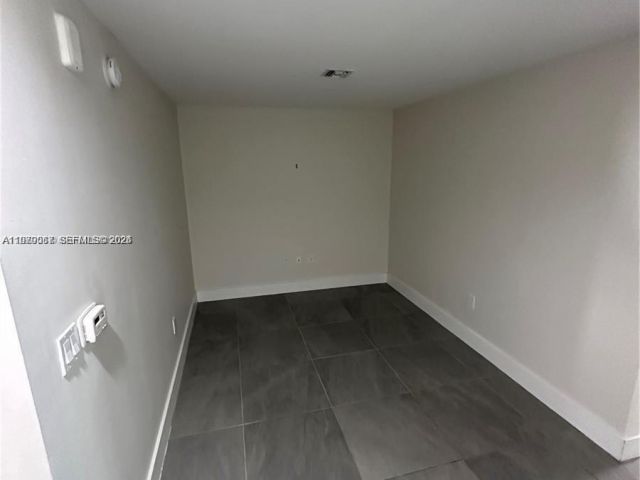 Apartment for rent  Unit #2716 - photo 7505272