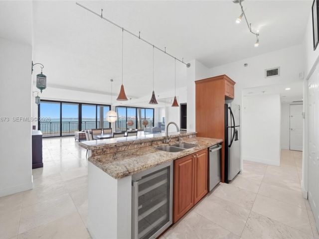 Apartment for rent  Unit #222 - photo 7469689