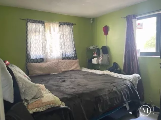 3-bedroom home for sale in Hollywood - 6103 Fletcher Street - MondialRealty