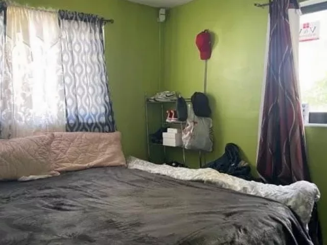 3-bedroom home for sale in Hollywood - 6103 Fletcher Street - MondialRealty