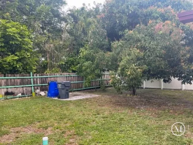 3-bedroom home for sale in Hollywood - 6103 Fletcher Street - MondialRealty