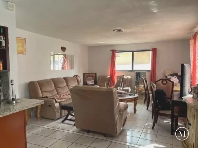 3-bedroom home for sale in Hollywood - 6103 Fletcher Street - MondialRealty