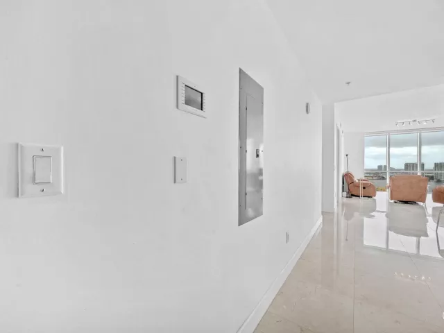 2-bedroom condo for sale in Sunny Isles Beach - 18201 Collins Avenue 3301a - MondialRealty