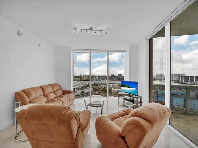2-bedroom condo for sale in Sunny Isles Beach - 18201 Collins Avenue 3301a - MondialRealty