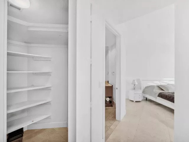 2-bedroom condo for sale in Sunny Isles Beach - 18201 Collins Avenue 3301a - MondialRealty