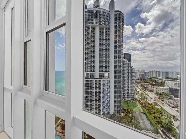 2-bedroom condo for sale in Sunny Isles Beach - 18201 Collins Avenue 3301a - MondialRealty