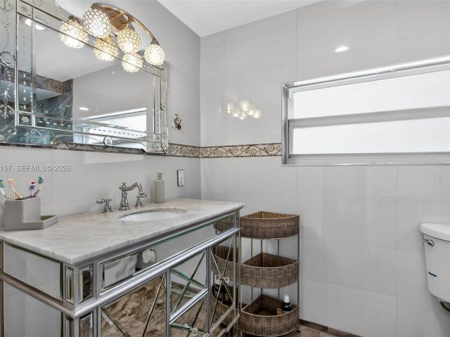 Home for rent at 268 SE 8th Ave - photo 7486735