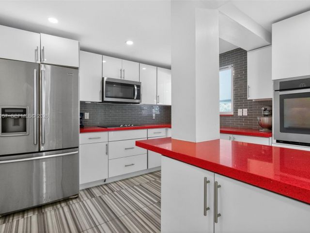 Home for rent at 268 SE 8th Ave - photo 7486738