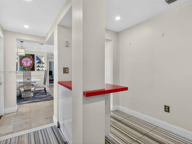 Home for rent at 268 SE 8th Ave - photo 7486741