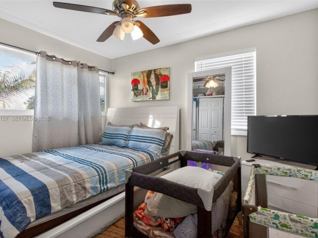 Home for rent at 268 SE 8th Ave - photo 7486744