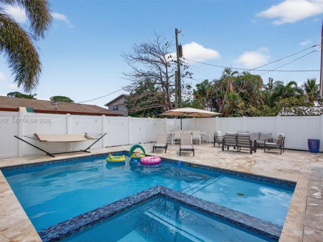 Home for rent at 268 SE 8th Ave - photo 7486748