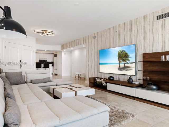 Apartment for rent  Unit #1504 - photo 7451975