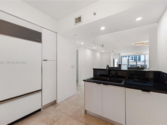 Apartment for rent  Unit #1504 - photo 7451980