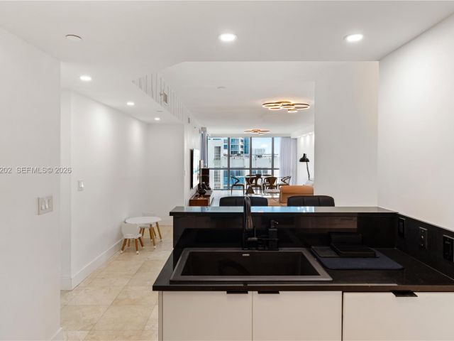 Apartment for rent  Unit #1504 - photo 7451981