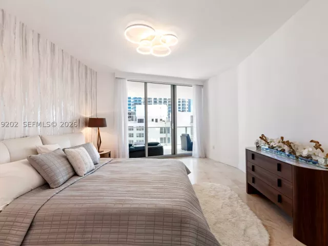 2-bedroom condo for rent in Hollywood - 3101 S Ocean Dr 1504 - MondialRealty