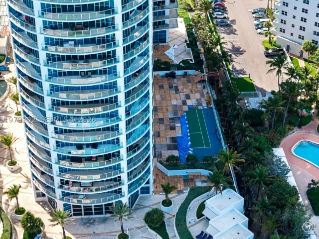 2-bedroom condo for rent in Hollywood - 3101 S Ocean Dr 1504 - MondialRealty