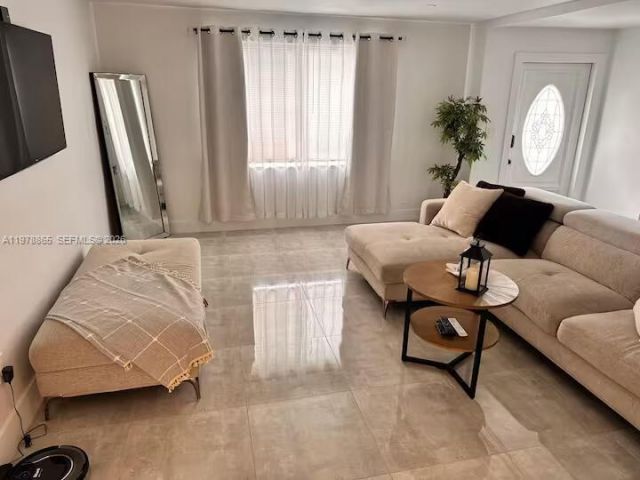 Home for sale at 1904 SW 28th St - photo 7483008