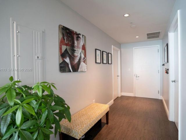 Apartment for rent  Unit #2018 - photo 7495196